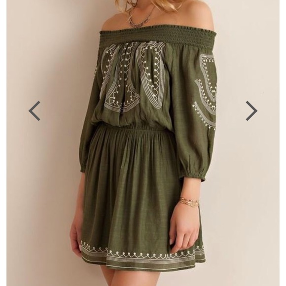 🌿Flirty Boho Off the shoulder dress - Picture 2 of 4